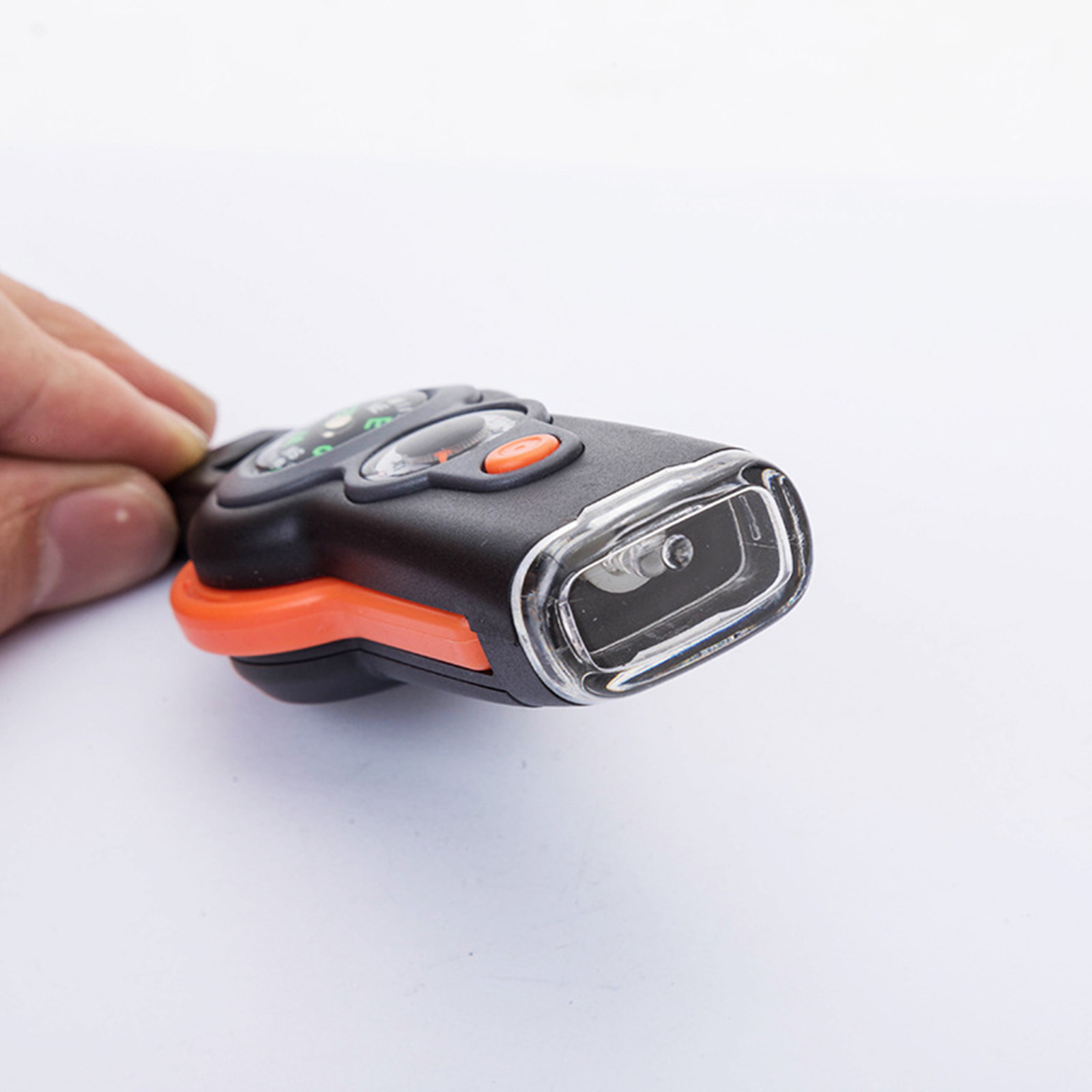 7-in-1 サバイバルホイッスル LEDライト温度計付き  - Outdoor Adventure Show のレビューと価格